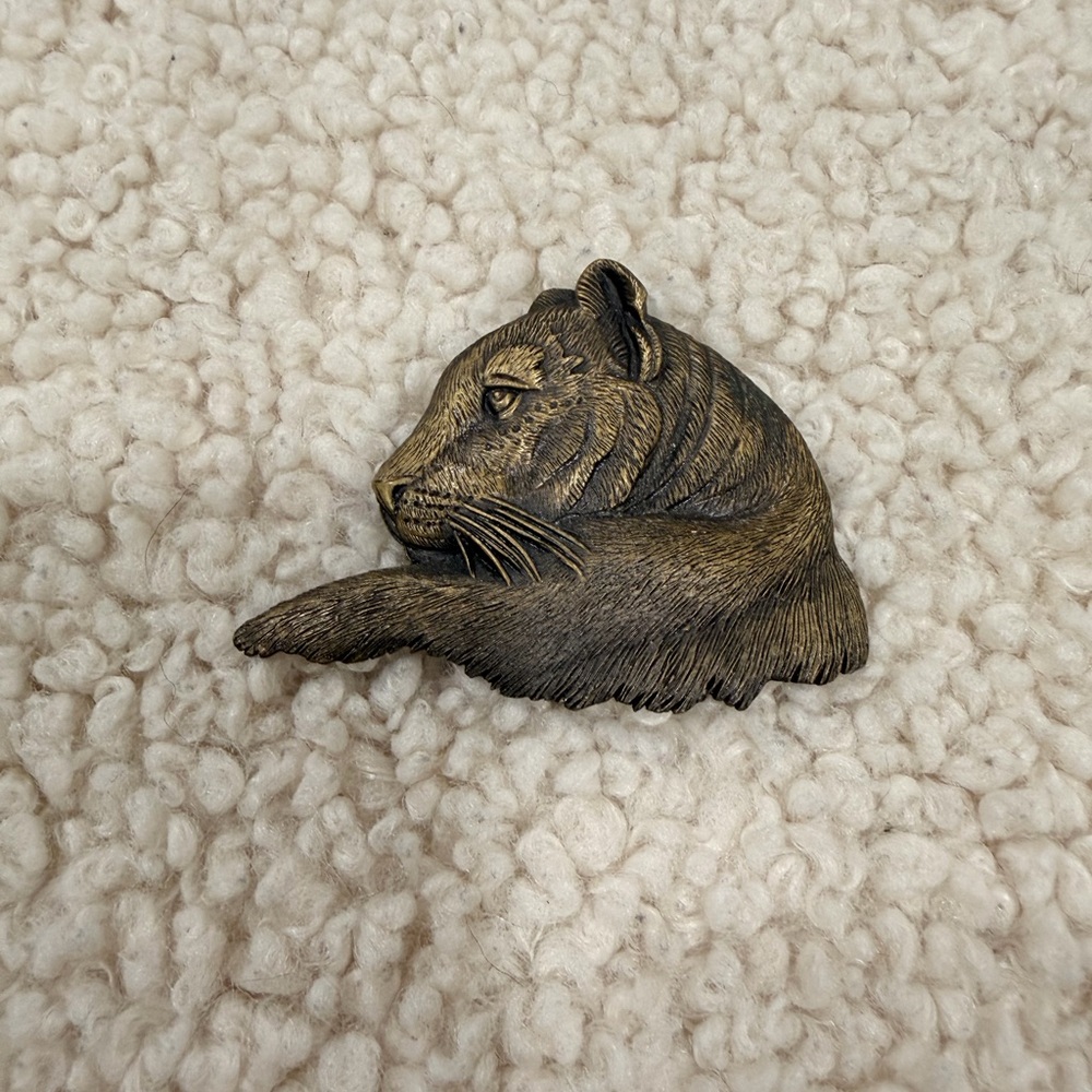 Vintage Bear Brooch Gold Tone Wildlife‎ Animal Pin Signed JJ